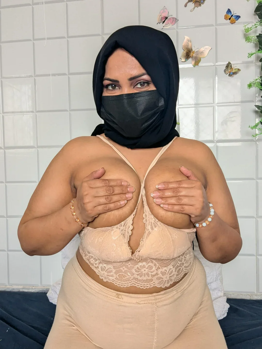 Maya Abadi OnlyFans photo — ShesWow