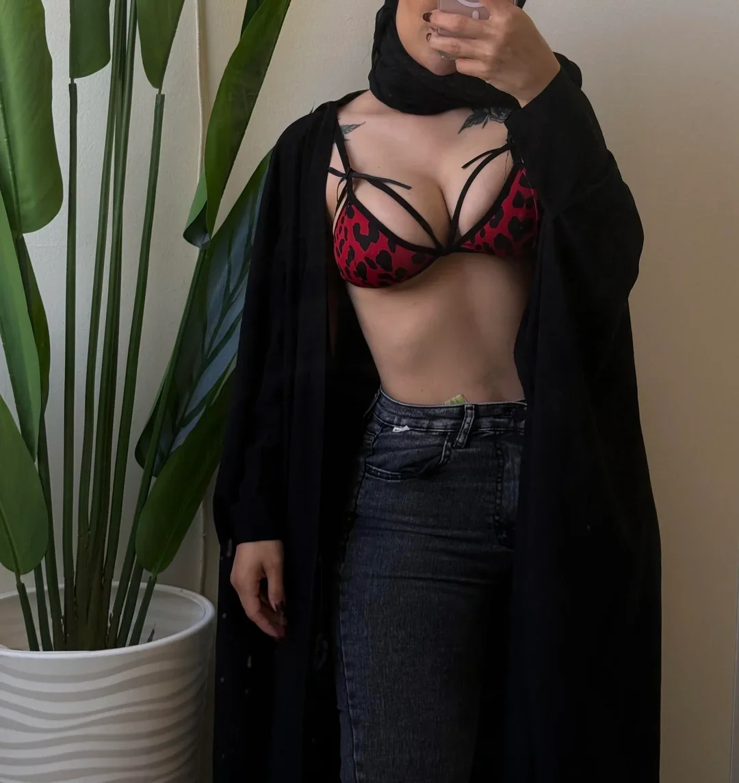 Nouf Khalifa OnlyFans photo — ShesWow