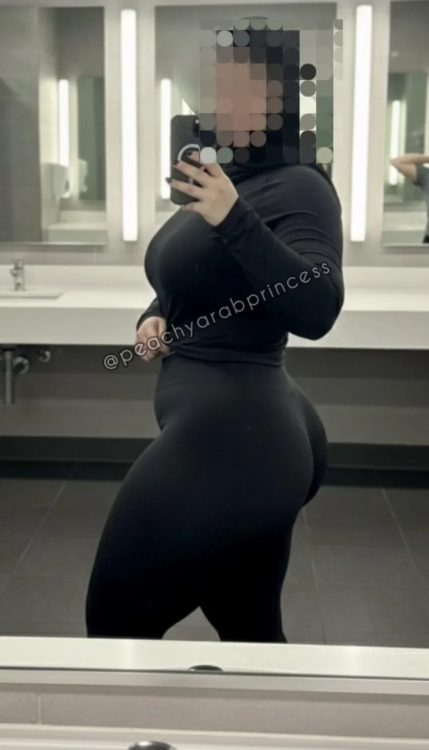 Scarlett Hadid OnlyFans photo — ShesWow