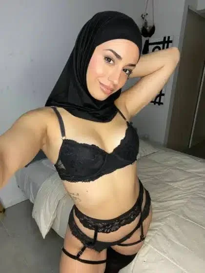Amina Anisa OnlyFans photo — ShesWow