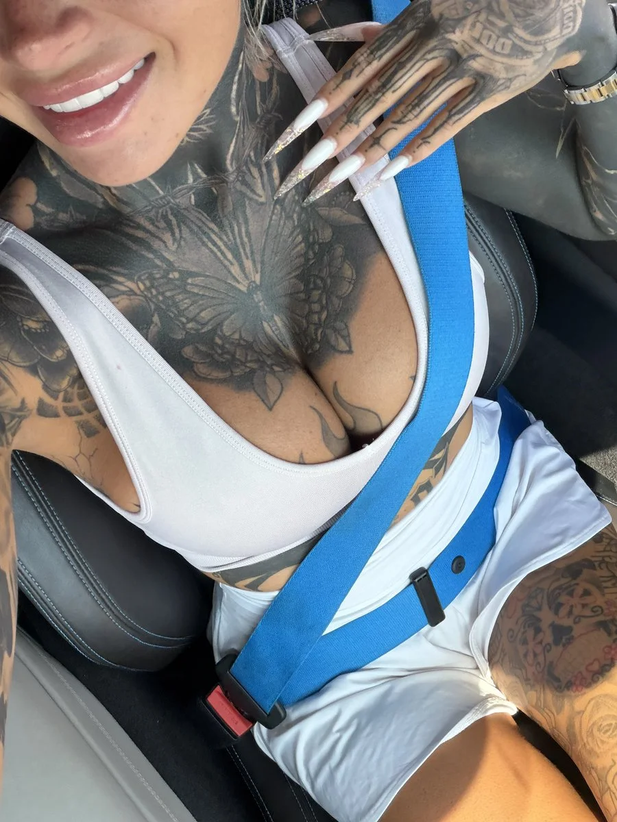 Badx Lucy OnlyFans photo — ShesWow