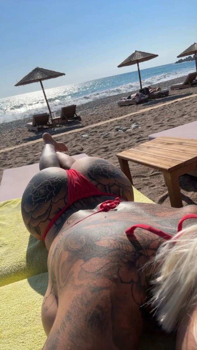 Badx Lucy OnlyFans photo — ShesWow
