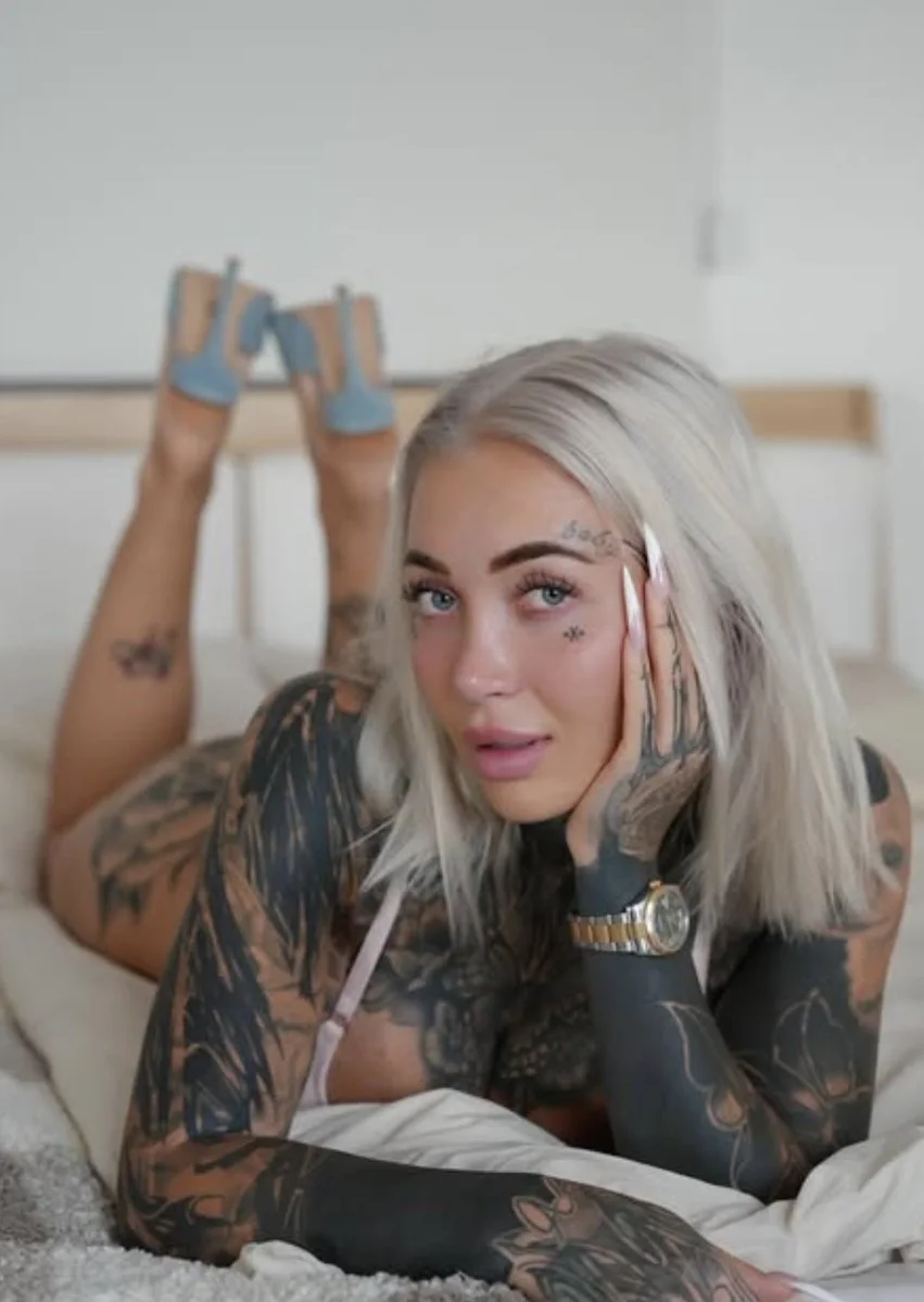 Badx Lucy OnlyFans photo — ShesWow