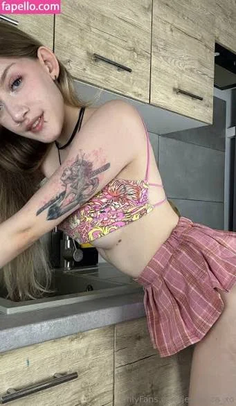 Jess Jessie_ca_xo OnlyFans photo — ShesWow