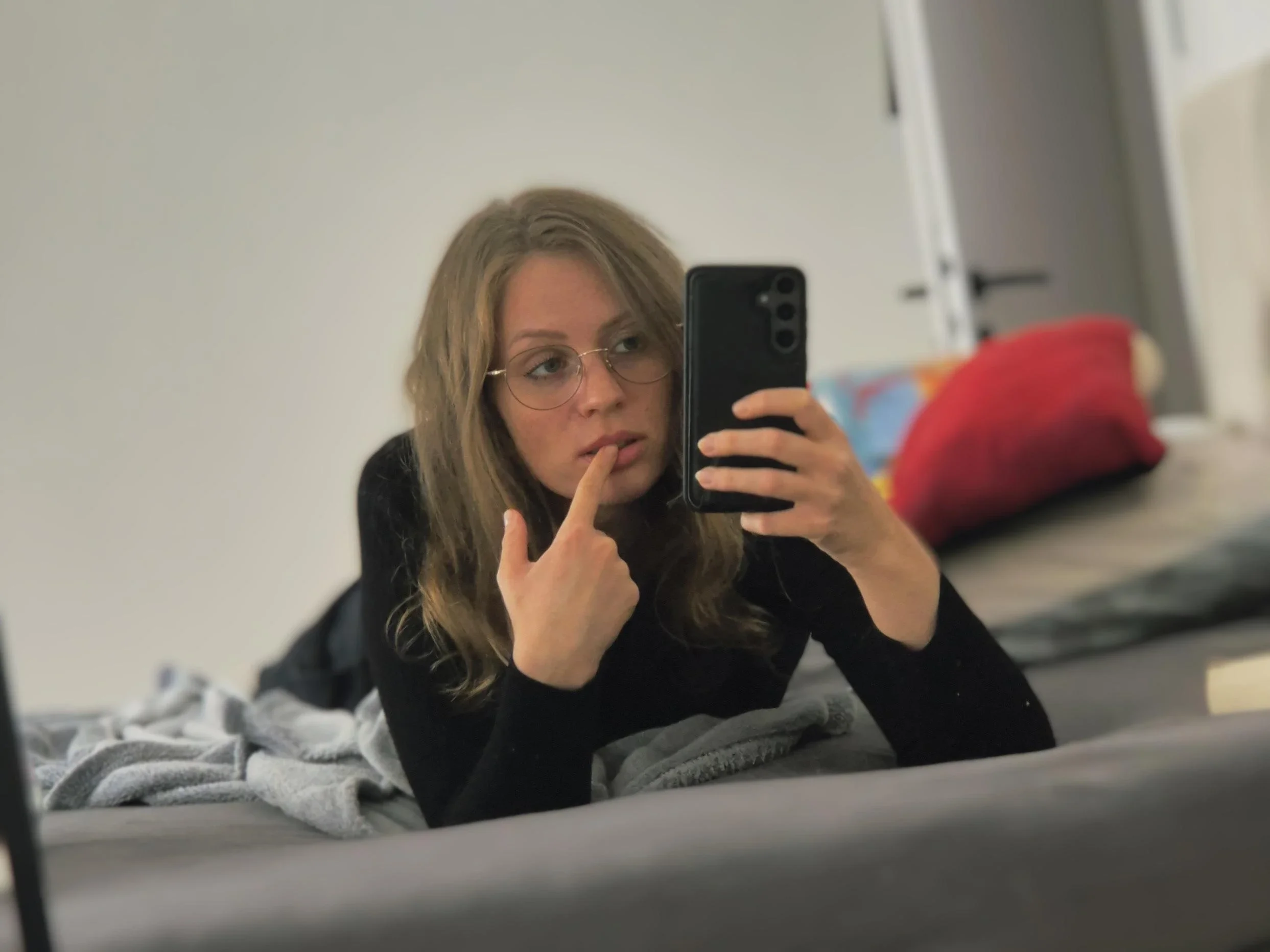 Jolaxoxo OnlyFans Feet, Solo, Blonde photo — ShesWow