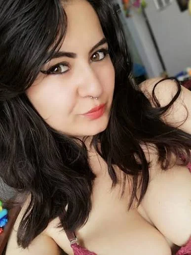 Mari Sins OnlyFans photo — ShesWow