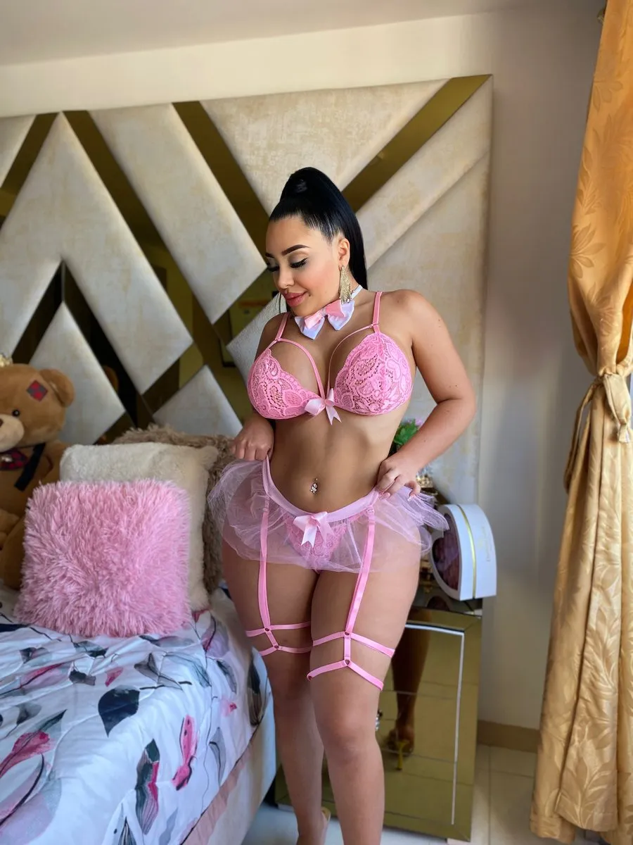 Valentina Perez OnlyFans photo — ShesWow