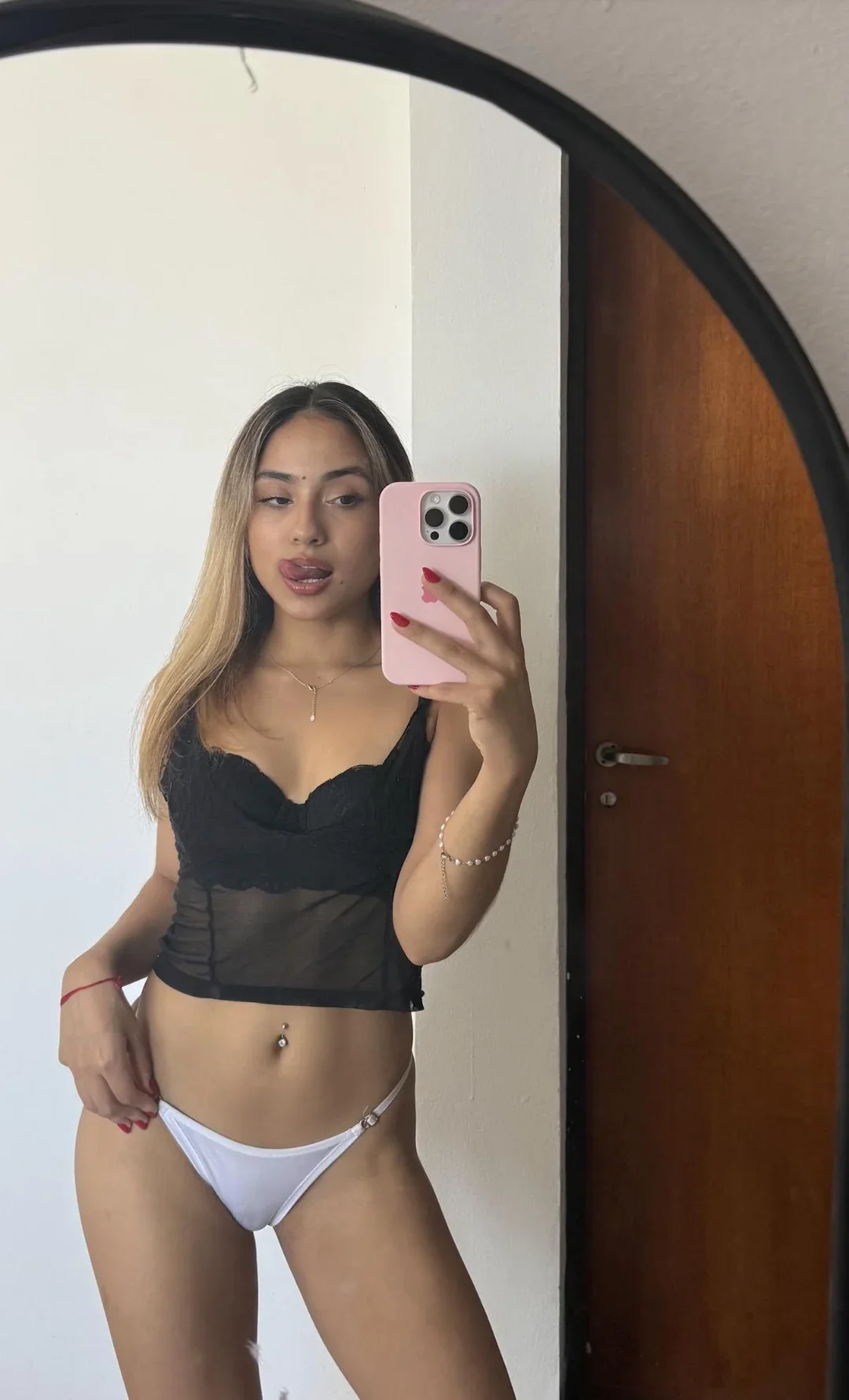 Xristina Kogia OnlyFans photo — ShesWow