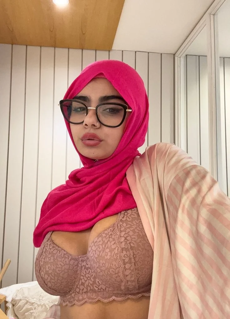 Yasmin Ali OnlyFans photo — ShesWow